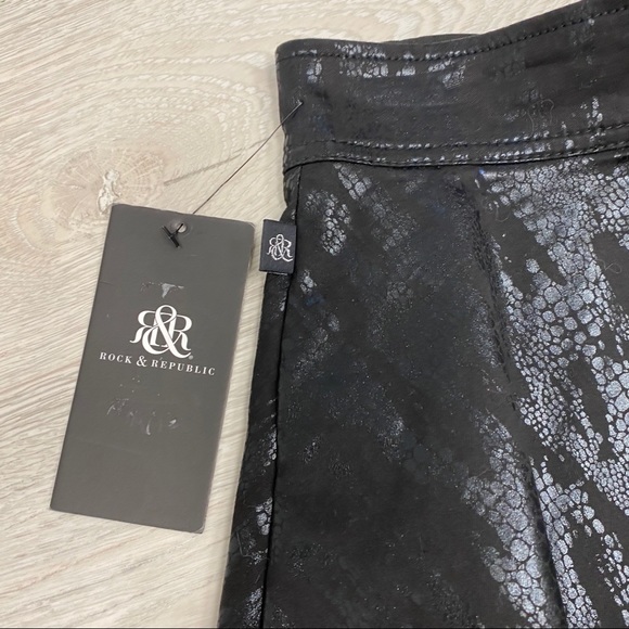Rock & Republic Black Mamba Snakeskin Skirt Size 6 - Picture 5 of 14